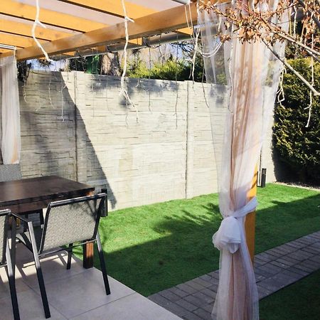 Apartamento Baky House Balatonlelle Exterior foto