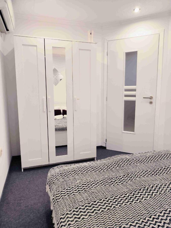 Apartamento Baky House Balatonlelle Exterior foto