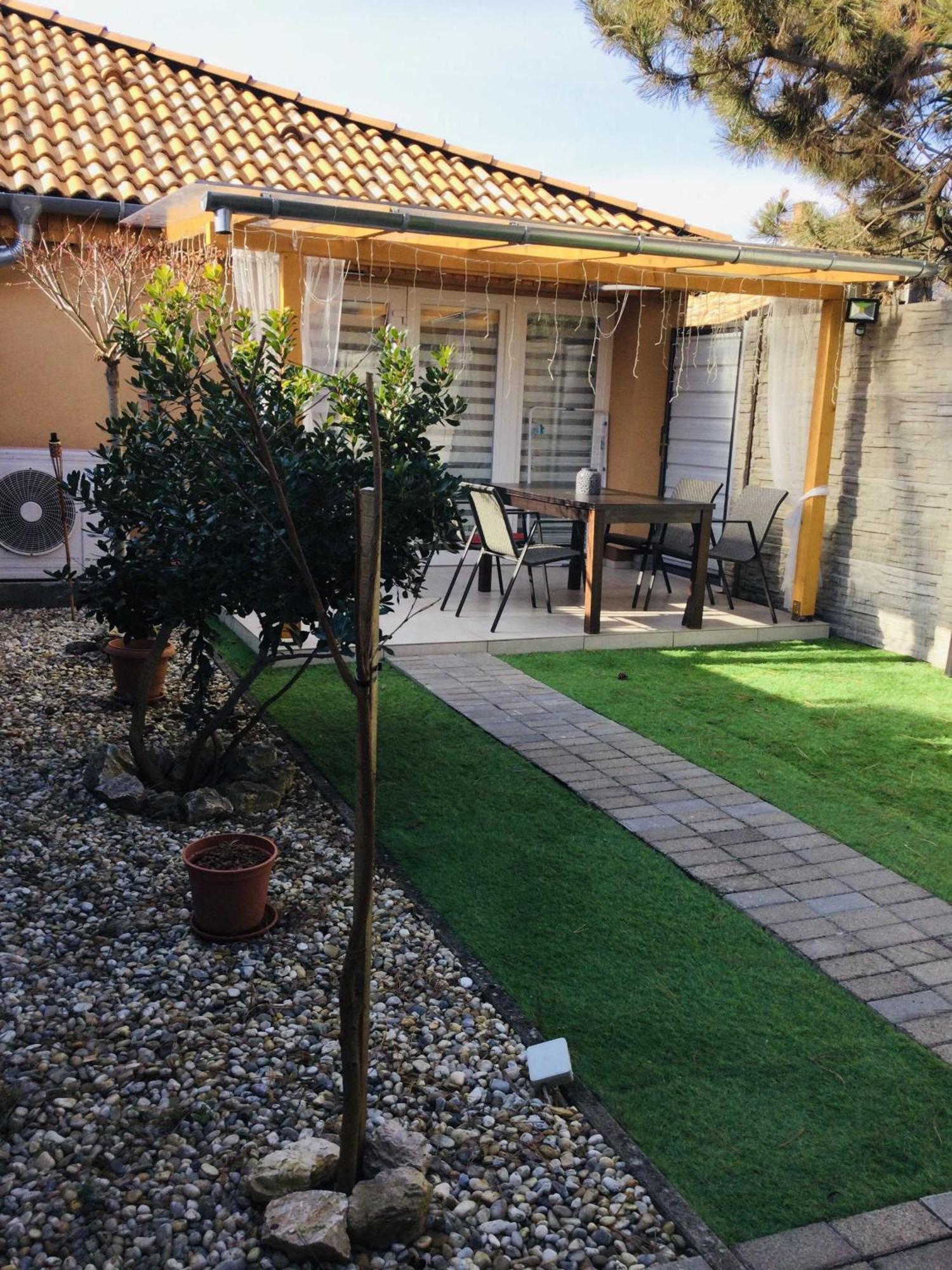 Apartamento Baky House Balatonlelle Exterior foto